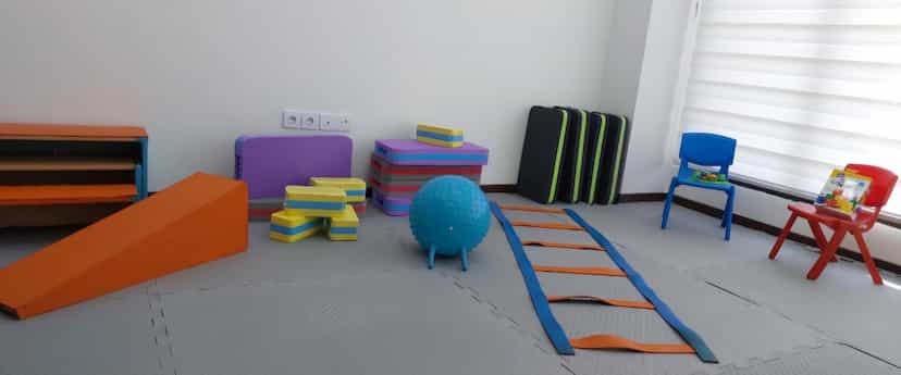 عکس کلینیک کاردرمانی و گفتار درمانی یارا در زر افشان 