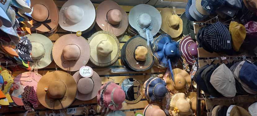 عکس فروشگاه کلاه ست بازی در آزادی قدس