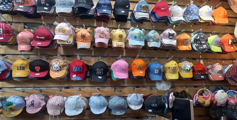 عکس فروشگاه کلاه ست بازی در آزادی قدس