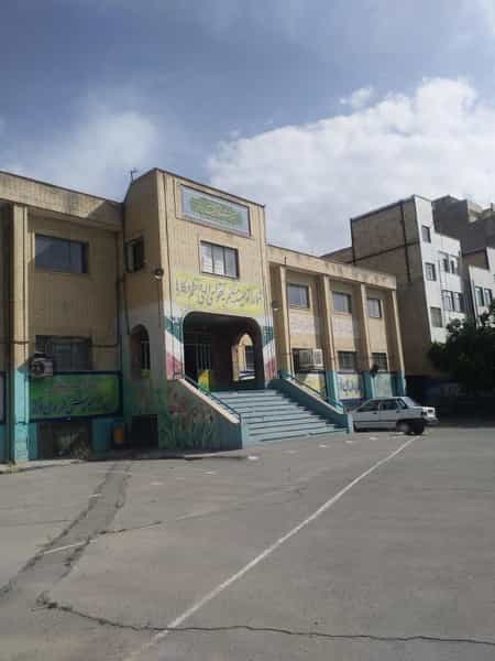 عکس دبیرستان عرفان در شورای جنوبی قدس