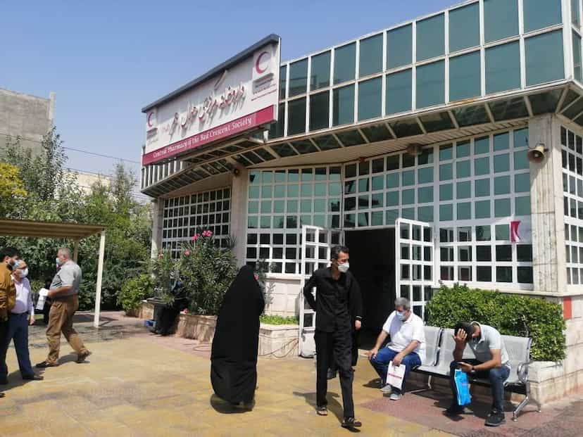 عکس داروخانه هلال‌احمر ۲ (ویژه‌ی کرونا)