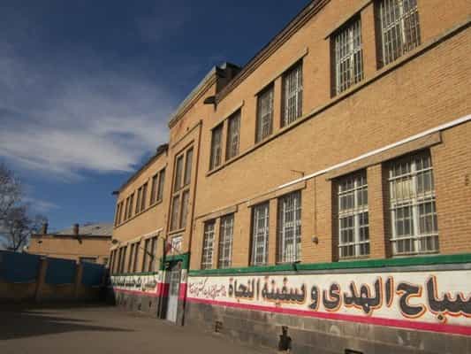 عکس دبیرستان پسرانه شاهد شهید پیرزاده در امام خمینی اردبیل