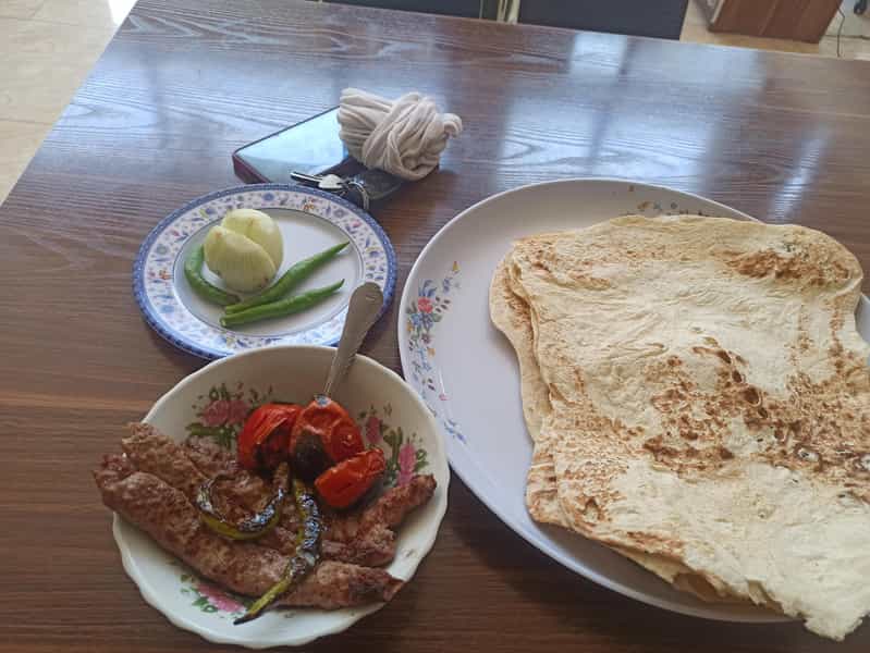 عکس کبابی و کته کبابی سالم در گلسار اردبیل