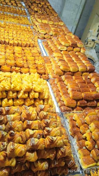 عکس شیرینی سرای بهار در ملا باشی اردبیل