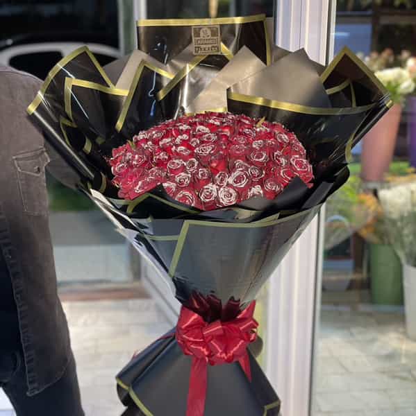 عکس گل آرامیس شعبه والی در ججین اردبیل