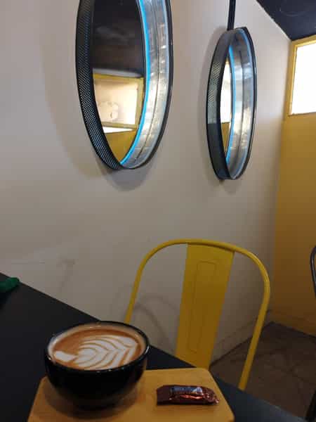 عکس کافه سناتور در فیروزه کرمان