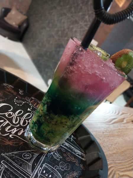 عکس کافه بازینو در شاهزاده محمد کرمان