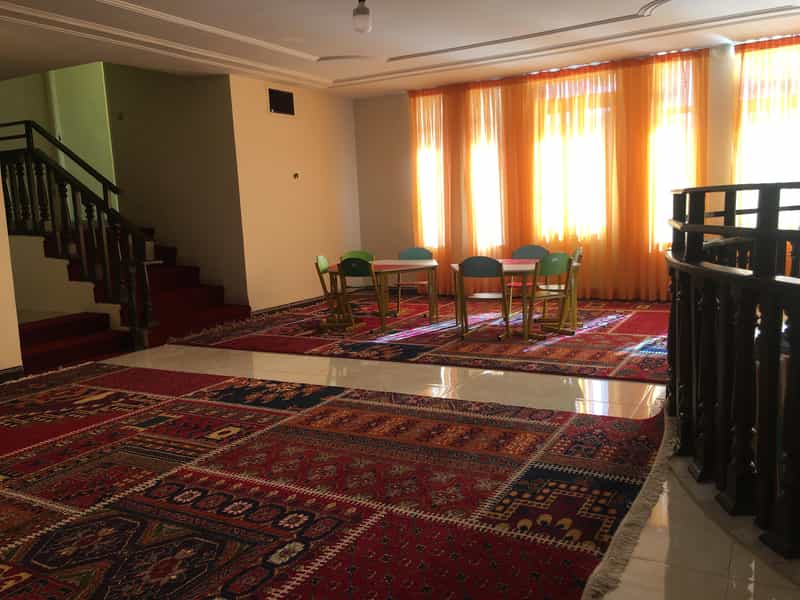 عکس پیش‌دبستانی رُخساره در آبنوس کرمان