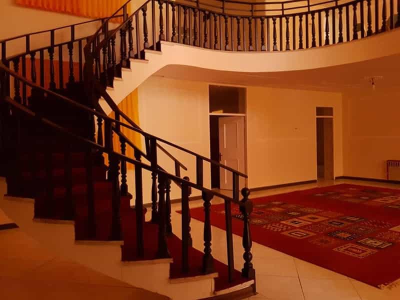 عکس پیش‌دبستانی رُخساره در آبنوس کرمان