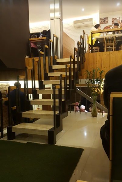 عکس فست فود سن سون در سرچشمه قزوین