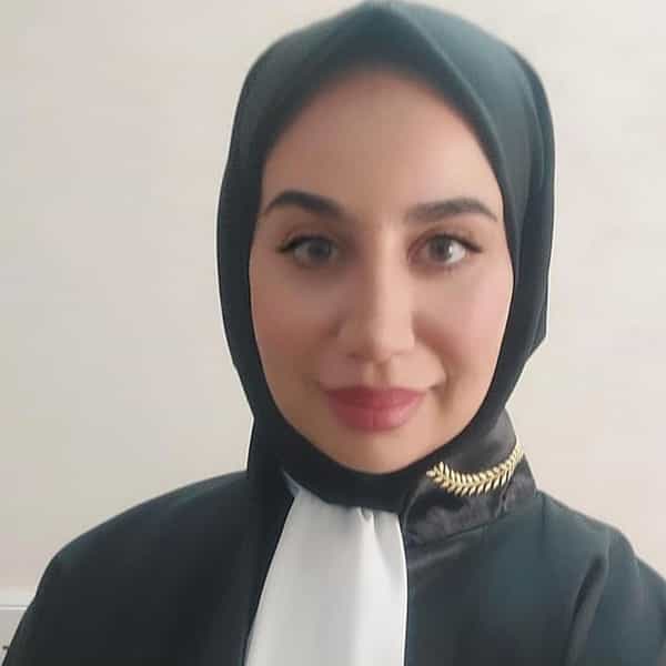 عکس وکیل پایه یک دادگستری نگار نویسنده در سرچشمه قزوین