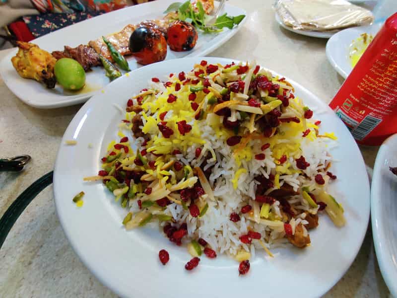 عکس رستوران نمونه در سرچشمه قزوین