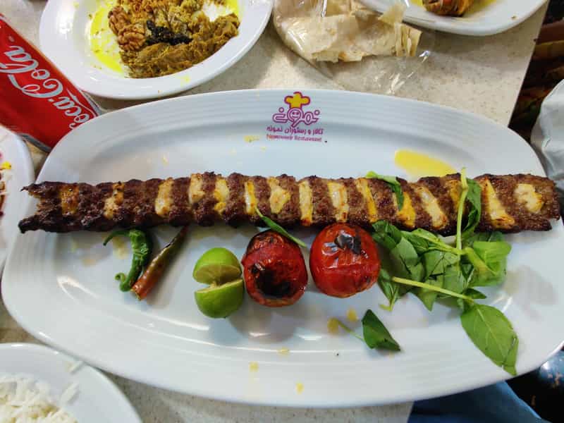 عکس رستوران نمونه در سرچشمه قزوین