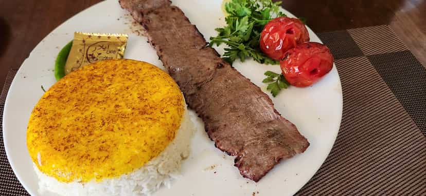 عکس رستوران نمونه شعبه 2 در گلها قزوین