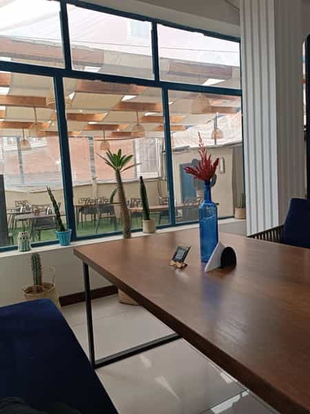 عکس کافه کازابلانکا در قطارچیان سنندج