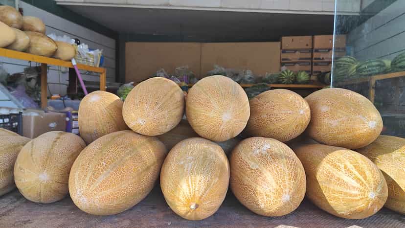 عکس سوپر میوه کشاورز در محلات ثلاث سمنان