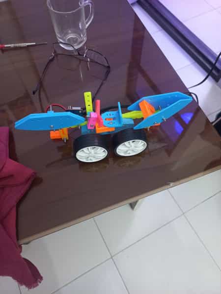 عکس خانه رباتیک و چرتکه دکتر محسن احمدی در فاز۱ انتظامی خرم‌آباد