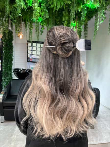 عکس مرکز رنگ مو وکراتین مو در بهداری خرم‌آباد