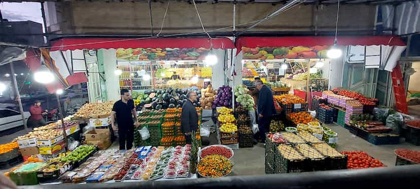 عکس میوه فروشی برادران شیراوند در پژوهنده خرم‌آباد