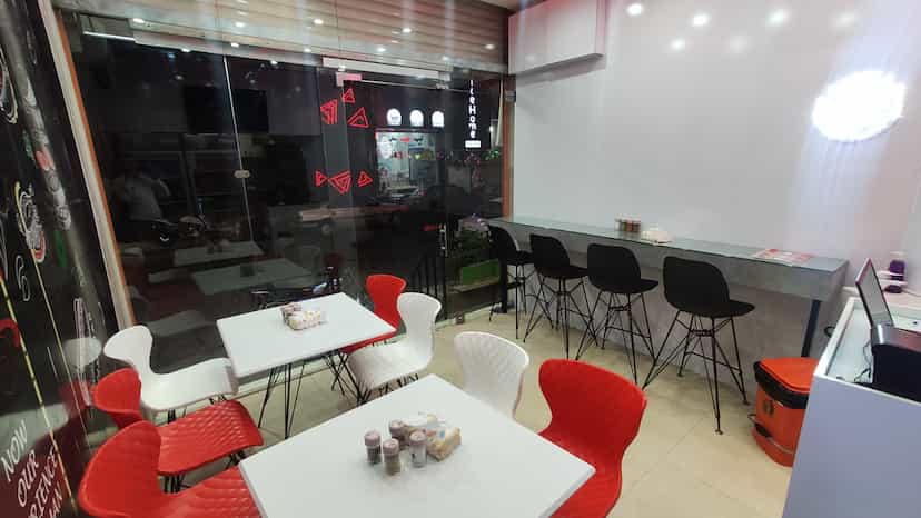 عکس ساندویچ مادر در صفاییه قم