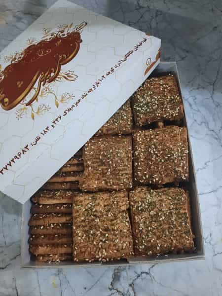 عکس شیرینی و خشکه پزی شاه حمزه(ع) در شهر قم