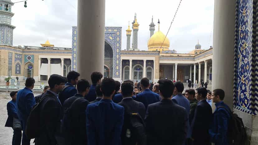 عکس دبیرستان ماندگار شیخ صدوق در شهر قم