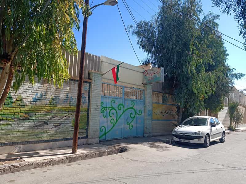عکس دبیرستان دخترانه شهید رضویان در باجک 2 قم