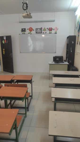 عکس پیش دبستانی و دبستان گنجینه دانش در جمهوری قم