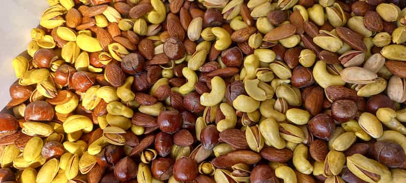عکس شیرینی گلاب در ایثار ۲ ارومیه