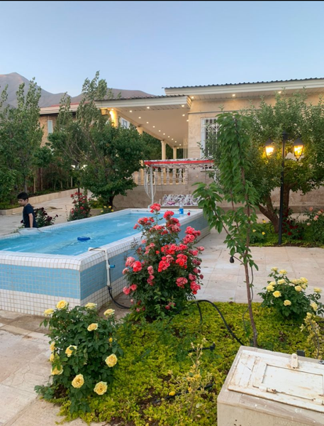 عکس مشاور‌املاک‌ باغ‌ویلا در شهر آبسرد