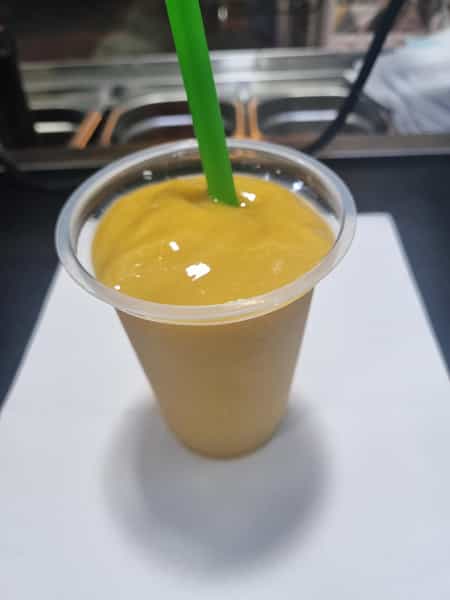 عکس کافه وفست فود ساحلی مستر کیش در سفین جزیره کیش