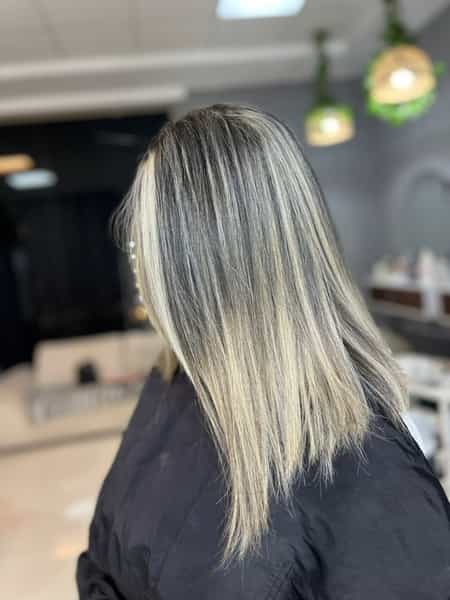 عکس سالن زیبایی و آرایشگاه زنانه مانگ در فرودگاه جزیره کیش