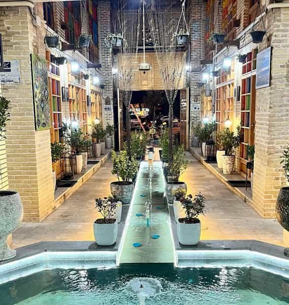 عکس رستوران سنتی آذرمهر در خیام زنجان