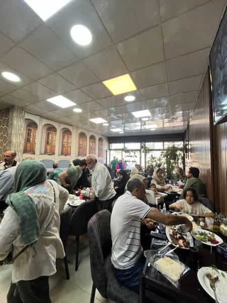 عکس رستوران هفت چنار زنجان در انقلاب زنجان