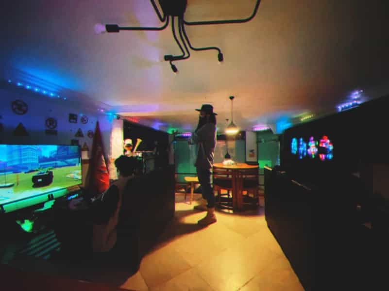 عکس گیم نت سینا در پایین ملیک ساری