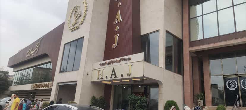 عکس اکبر جوجه شعبه ساری در استخر سر ساری