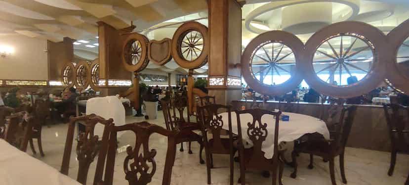 عکس اکبر جوجه شعبه ساری در استخر سر ساری