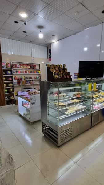 عکس شیرینی سرای ماهلین در پردیسان قم