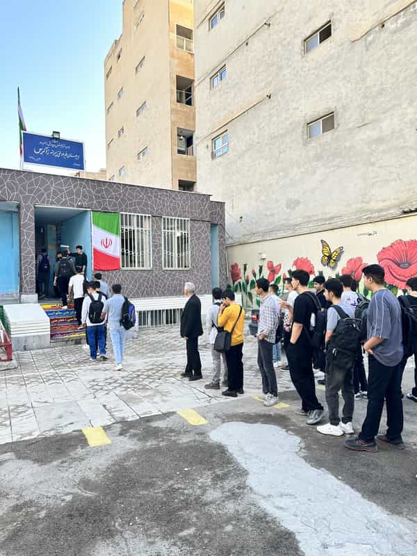 عکس دبیرستان غیرانتفاعی زاگرس در لشگر کرمانشاه