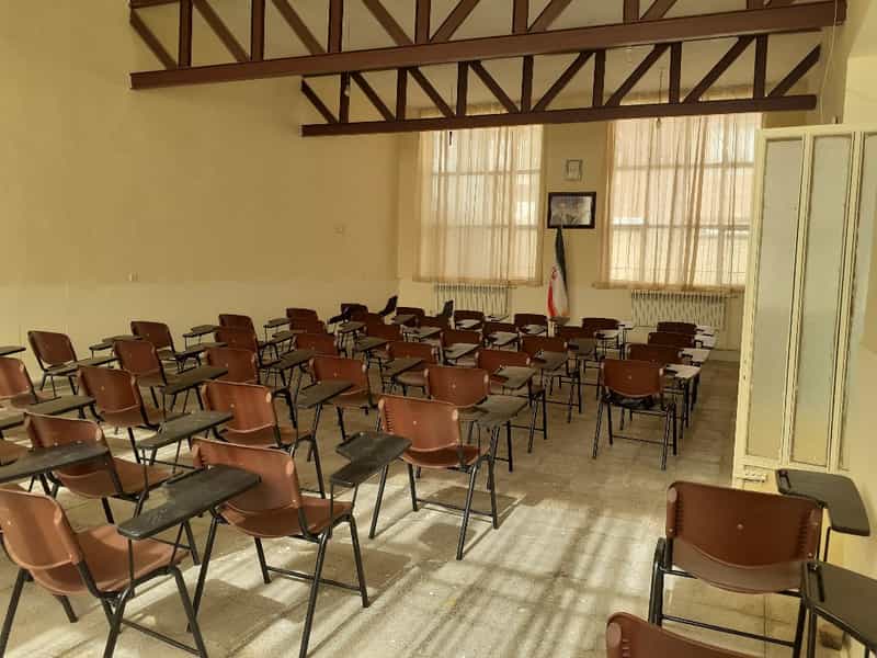 عکس دبیرستان دخترانه غیر دولتی دارالفنون کرمانشاه در گلستان کرمانشاه