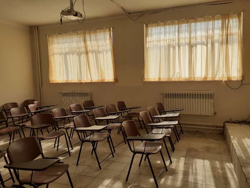 عکس دبیرستان دخترانه غیر دولتی دارالفنون کرمانشاه در گلستان کرمانشاه