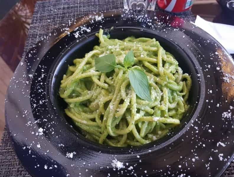 عکس رستوران بین المللی پارادیس در گلستان کرمانشاه