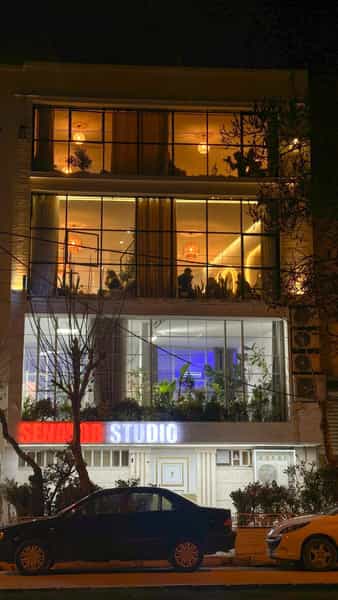 عکس کافه نیل اُکلاک در گلستان کرمانشاه