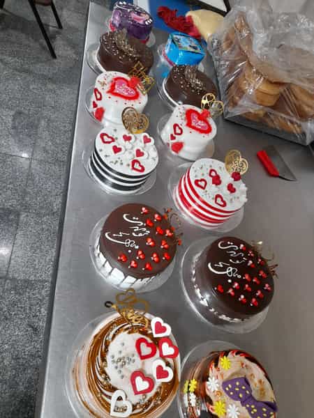 عکس قنادی مینو بهمن رستمی در چقاکبود کرمانشاه