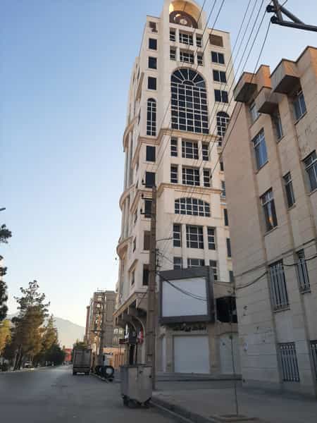 عکس برج ساعت در ویلا کرمانشاه