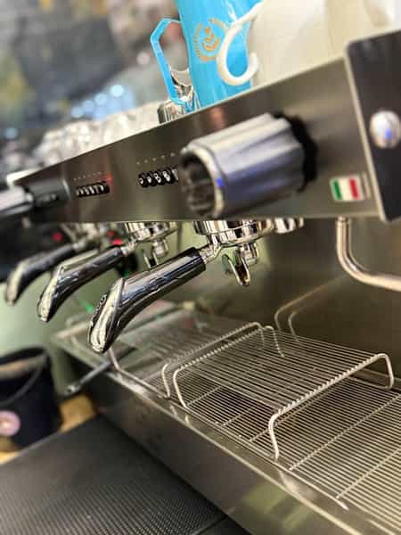 عکس دنیای قهوه در گذرنامه کرمانشاه