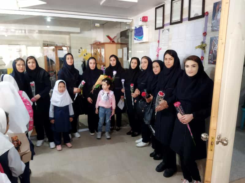 عکس دبستان دخترانه غیر دولتی ارغوان در اندیشه تبریز