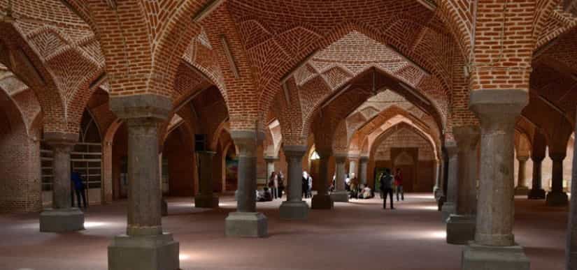 عکس مدرسه جعفریه در بازار تبریز