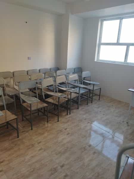 عکس دبیرستان دخترانه ارغوان در اندیشه تبریز