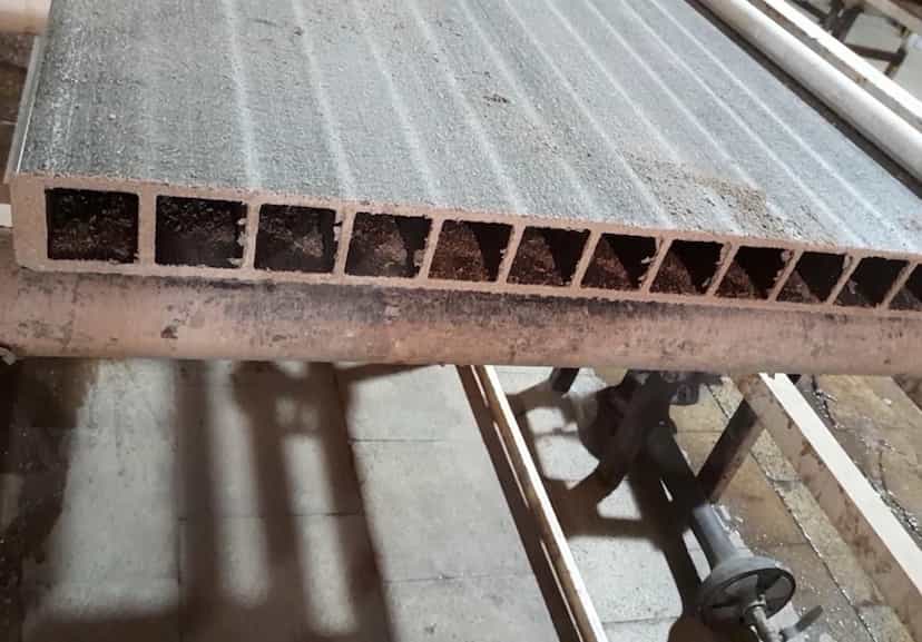 عکس چوب پلاست در شهر چهاردانگه